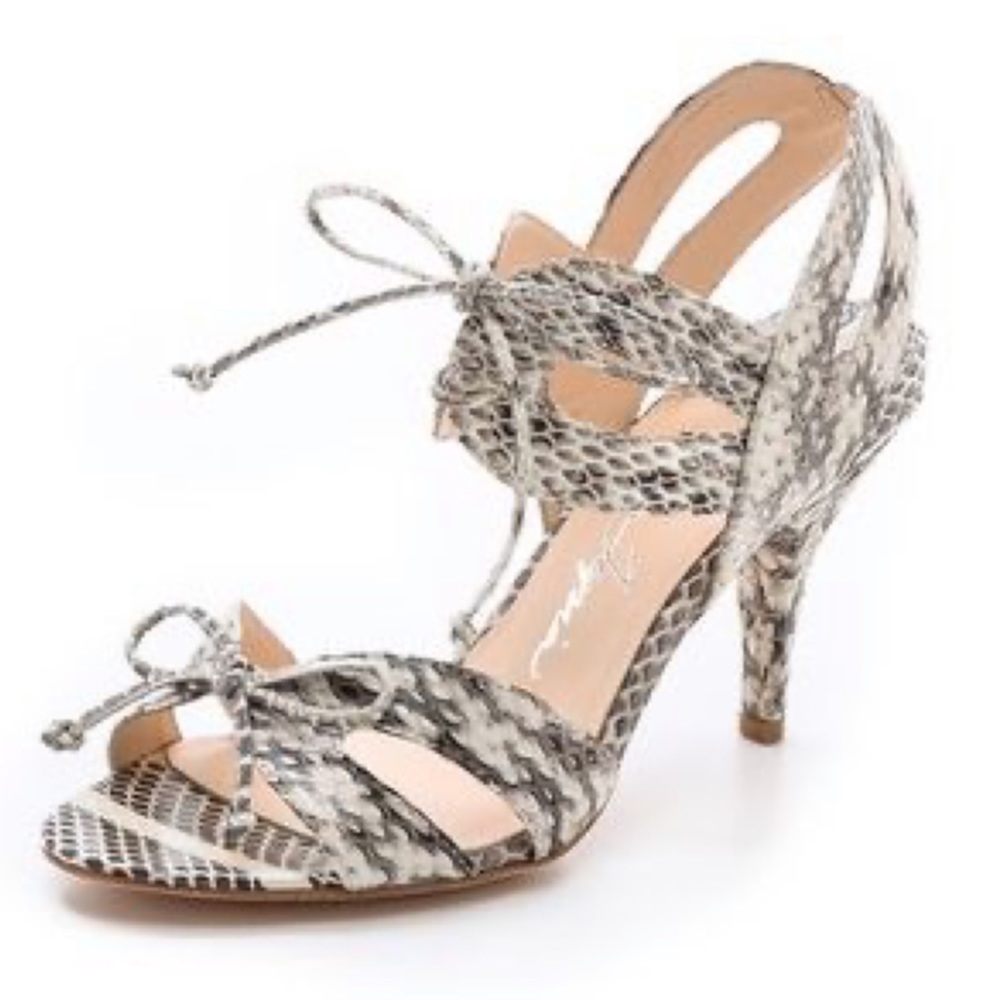 Isa Tapia heels, size 40 / 10. Like new!